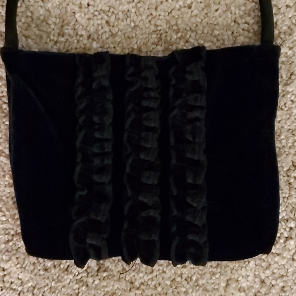 Girls 2T 2-pc black velour outfit - Picture 3 of 3